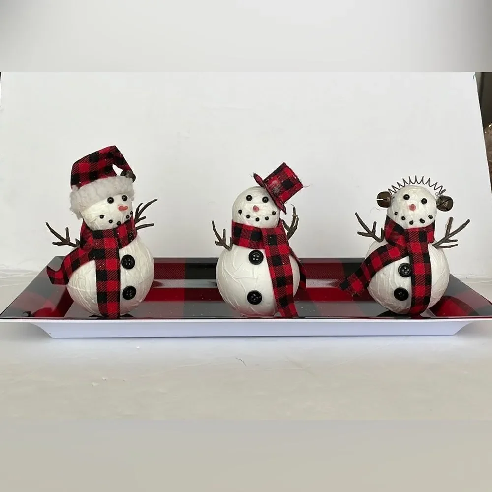 406‎ - 3 CAROLING SNOWMEN IN THE SNOW